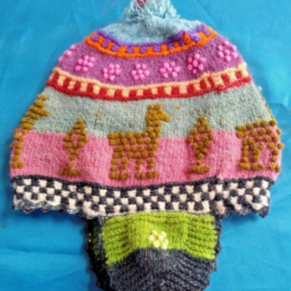 Peruvian ceremonial Andean chullo woven in sheep wool - Picture 5 of 10